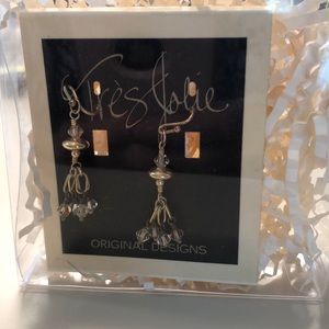 Tres Jolie earrings